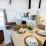 Apartment Sunlight By Hello Homes *