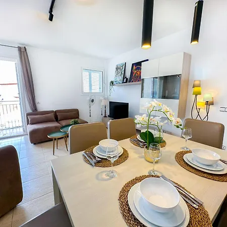 Apartment Sunlight By Hello Homes *